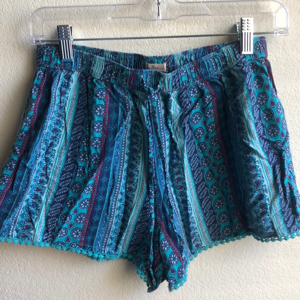 Blue patterned flowy Hollister shorts